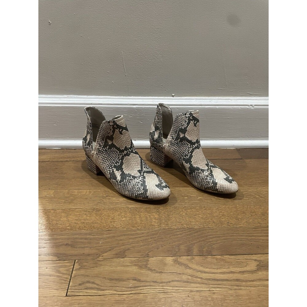 Steve Madden Rookie Beige Bootie Ankle Boots Women Size 7.5‎ Natural Snakeprint